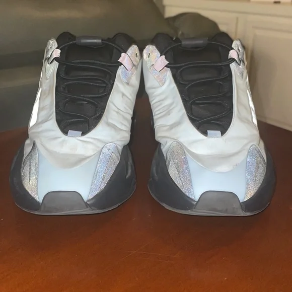 Yeezy 700 MNVN - Picture 3 of 8